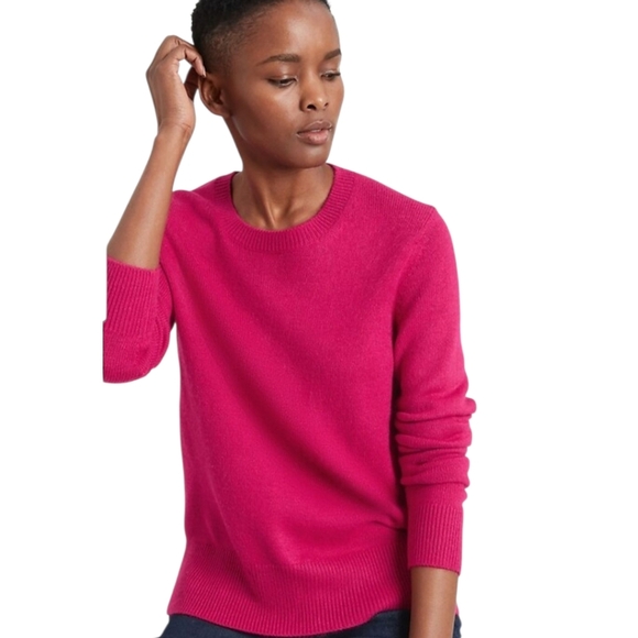 Banana Republic Hot Pink Crewneck Sweater Size Medium - Picture 1 of 5